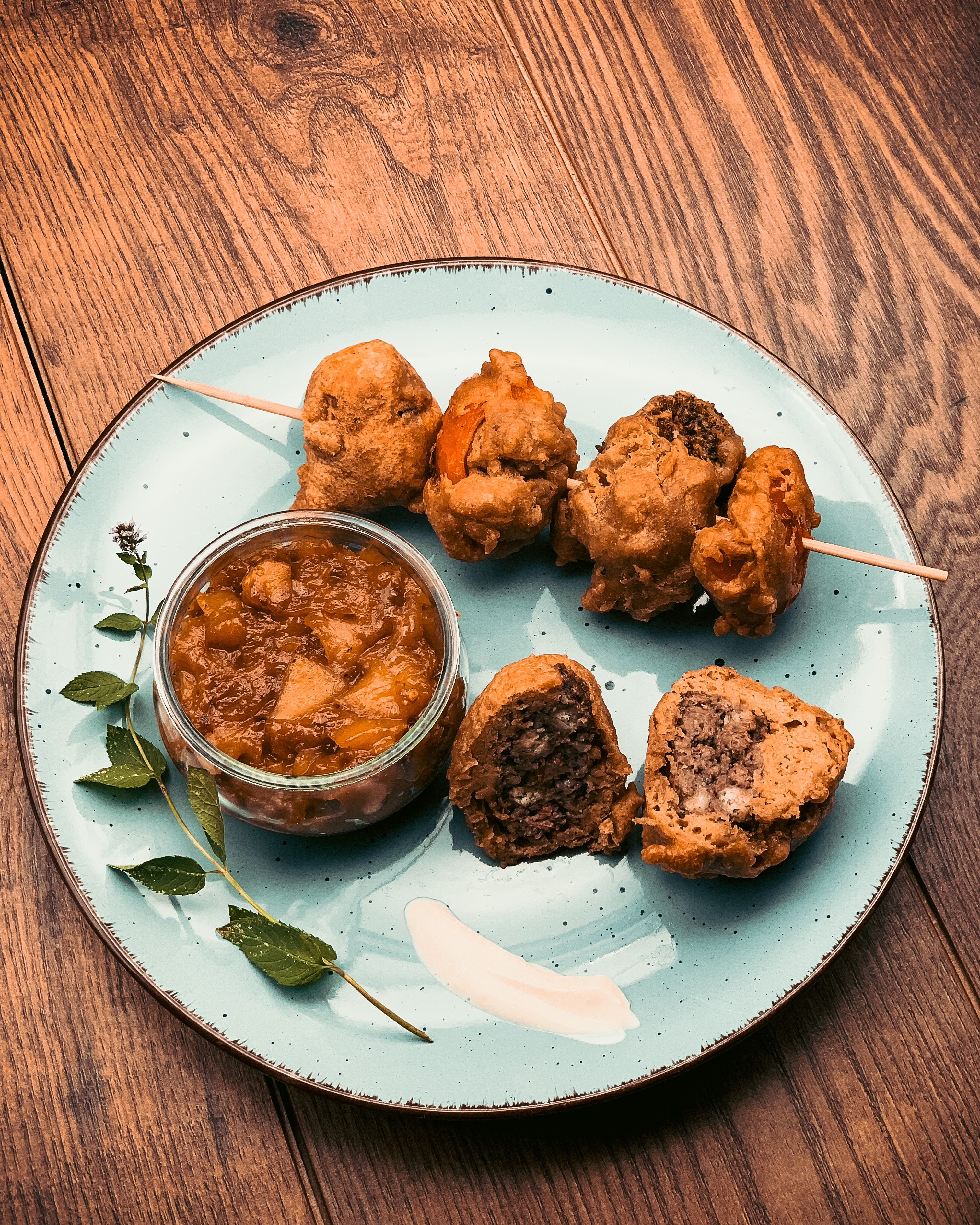 Cevapcici in Pekorateig 