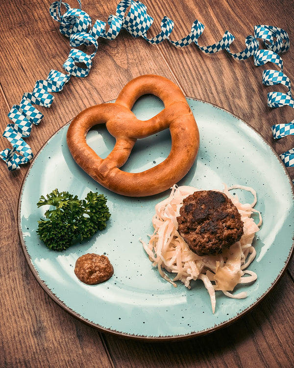 Frikadellen mit Krautsalat